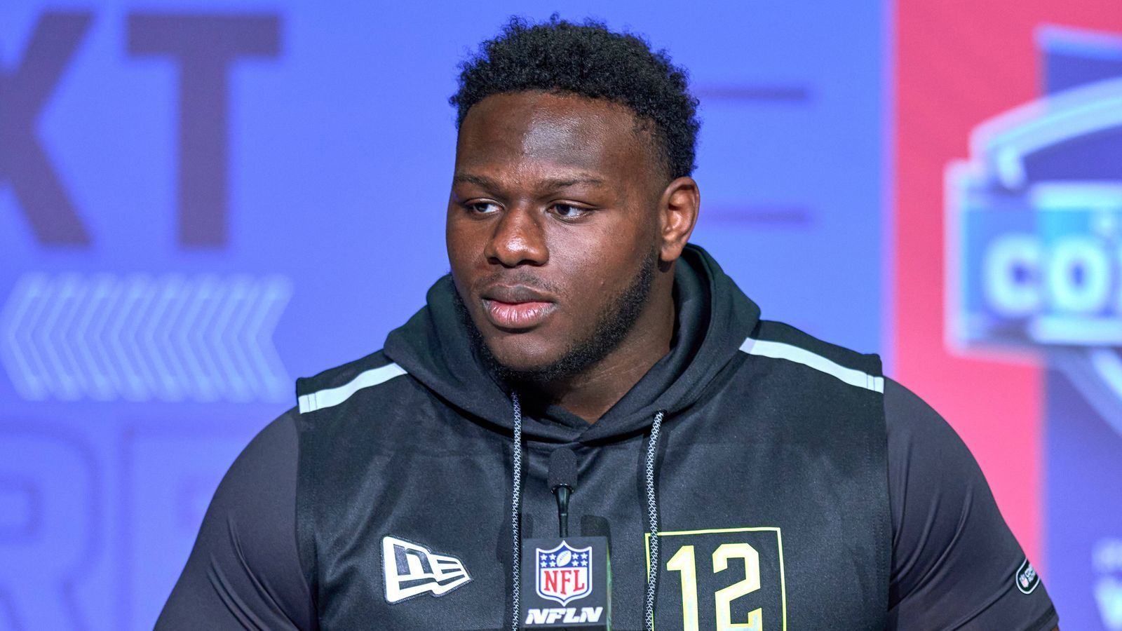 
                <strong>Platz 3: Ikem Ekwonu (North Carolina State, OL)</strong><br>
                Quote: +700 (bei einem Einsatz von 100 Dollar gewinnt man 700 Dollar)
              