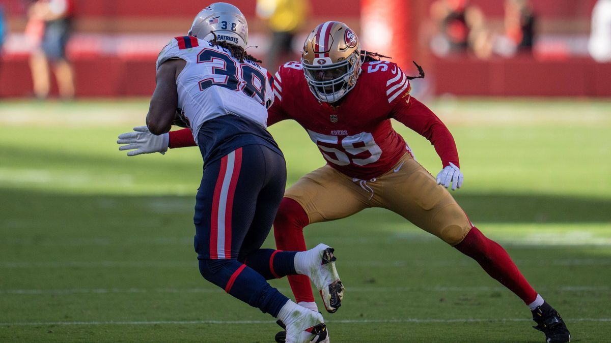 NFL, American Football Herren, USA New England Patriots at San Francisco 49ers Sep 29, 2024; Santa Clara, California, USA; San Francisco 49ers linebacker De Vondre Campbell (59) tackles New England...