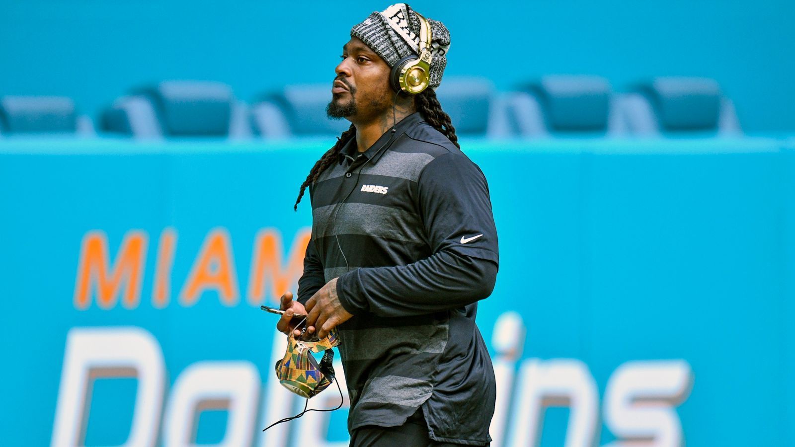
                <strong>Oakland Raiders: Marshawn Lynch</strong><br>
                Position: Running Back
              