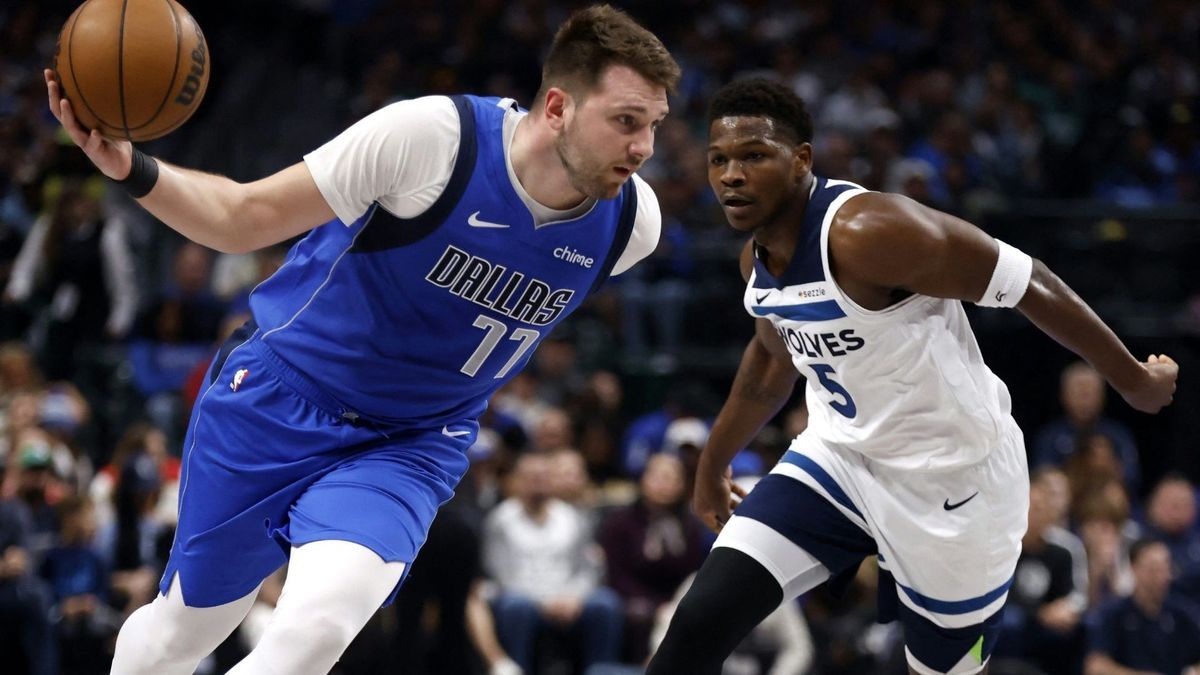 Doncic (l.) musste verletzt runter