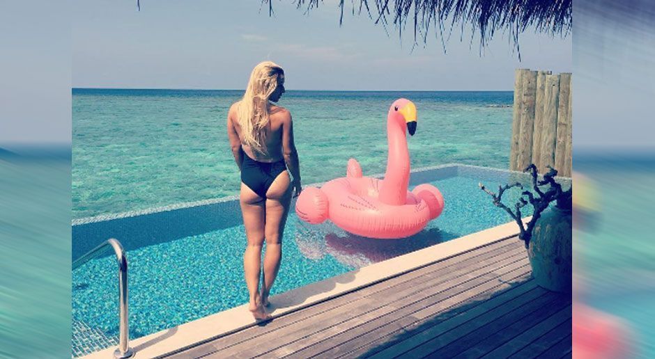 
                <strong>Dominika Cibulkova</strong><br>
                Hach, kann man sich jemals daran satt sehen, wie Cibulkova vor einem rosa Plastik-Flamingo posiert? Die Antwort lautet Nein!
              