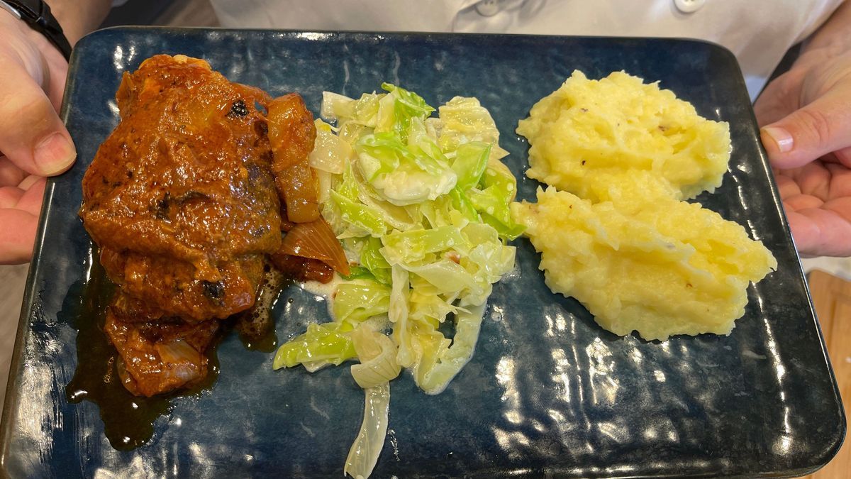 Kalbsroulade mit Wirsing und Kartoffelstampf