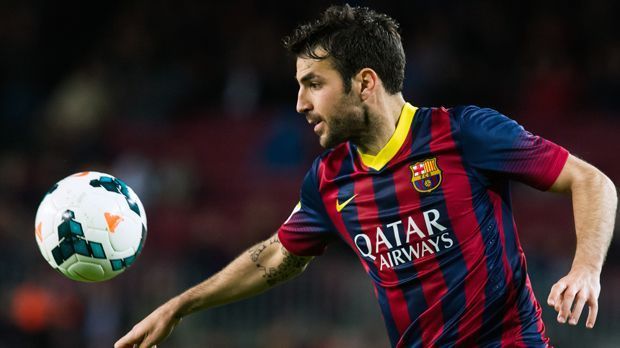 
                <strong>Cesc Fabregas (FC Barcelona)</strong><br>
                Zentrales Mittelfeld - Cesc Fabregas (FC Barcelona): Auf den ersten Blick gleicht die Geschichte von Fabregas jener von Pique. Aber eben nur auf den ersten Blick. Während Pique als ignoriertes Talent nach Barcelona zurückkehrte, tat Fabregas dies als Superstar und Kapitän des FC Arsenal. 2011 machte Barca angeblich 34 Millionen Euro Ablöse locker, um den verlorenen Sohn heimzuholen. So richtig glücklich wurde der Spanier in Barcelona aber nicht. Denn er schaffte es nur unregelmäßig in die Startelf. Deshalb verließ er seinen Jugendklub nach drei Jahren wieder und spielt seit 2014 für Chelsea.
              