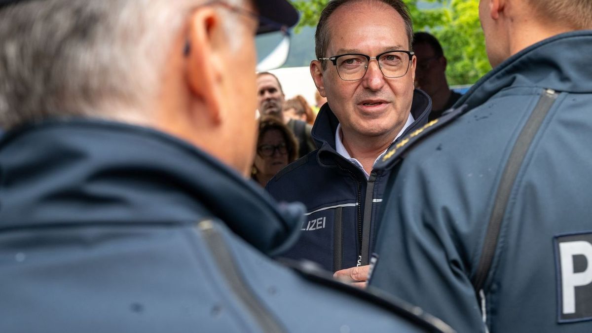 Dobrindt und Söder besuchen Grenzübergang