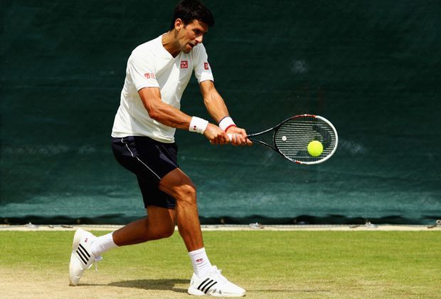 
                <strong>Novak Djokovic (2013: Niederlage im Finale)</strong><br>
                Djokovic geht selbstbewusst in sein zehntes Wimbledon-Turnier. Der Sieger von 2011 musste sich im letzten Jahr nur Andy Murray beugen, seit 2010 stand er immer mindestens im Halbfinale. Mit seinem Trainer Boris Becker ist er immer ein Kandidat für den Titel.
              