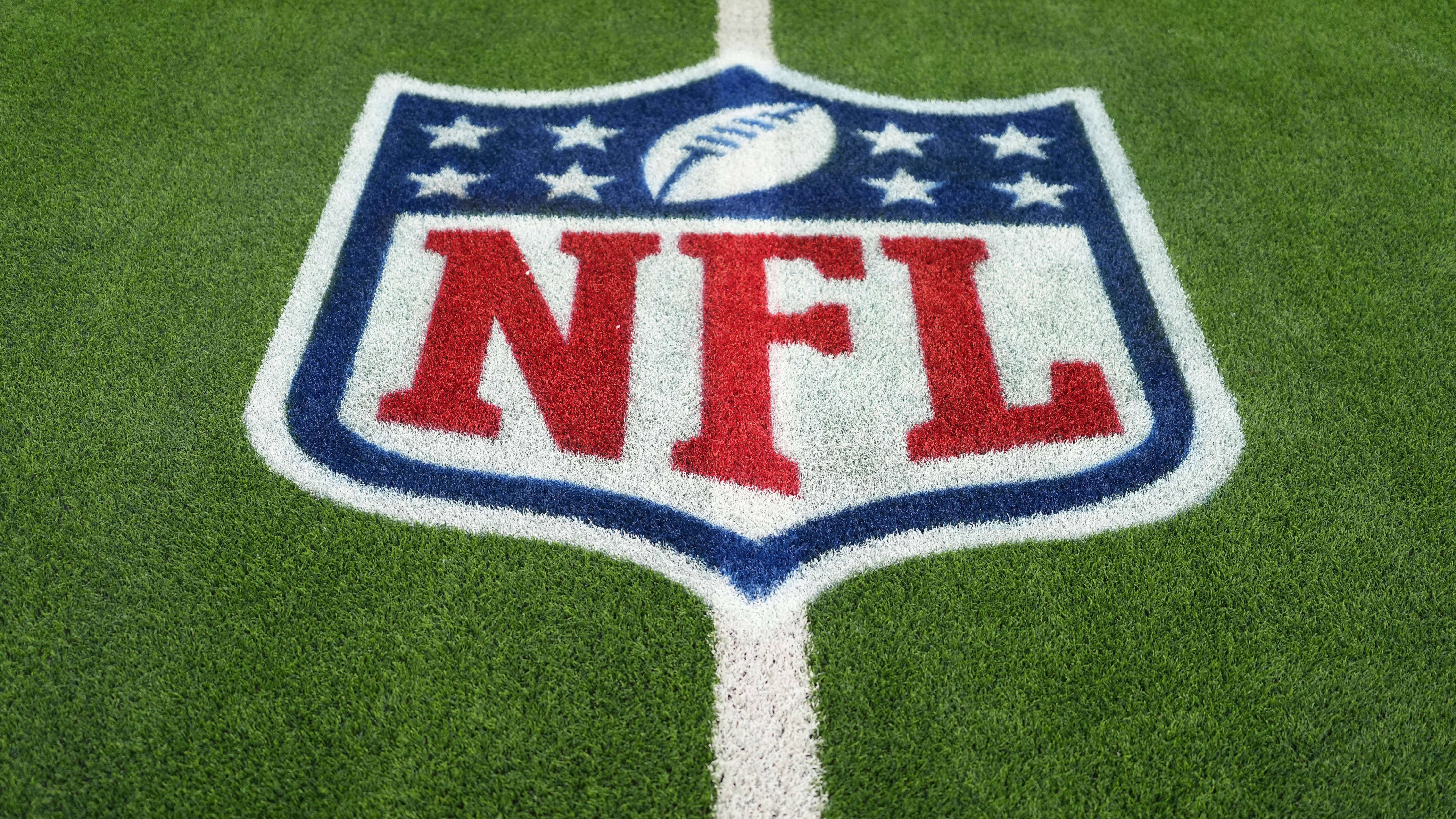 <em><strong>NFL-Rekorde</strong><br>Die NFL-Saison 2024 ist vorbei, die <a data-li-document-ref="496283" href="https://www.ran.de/sports/american-football/nfl/news/super-bowl2025-pleite-fuer-patrick-mahomes-und-travis-kelce-philadelphia-eagles-lassen-kansas-city-chiefs-keine-chance-496283">Philadelphia Eagles haben den Super Bowl gewonnen!</a> Wie jedes Jahr sorgten die Spieler der 32 Franchises für etliche Rekorde. <strong>ran</strong> schaut auf die NFL-Bestmarken Spielzeit 2024. (Stand: 12. Februar 2025)</em>