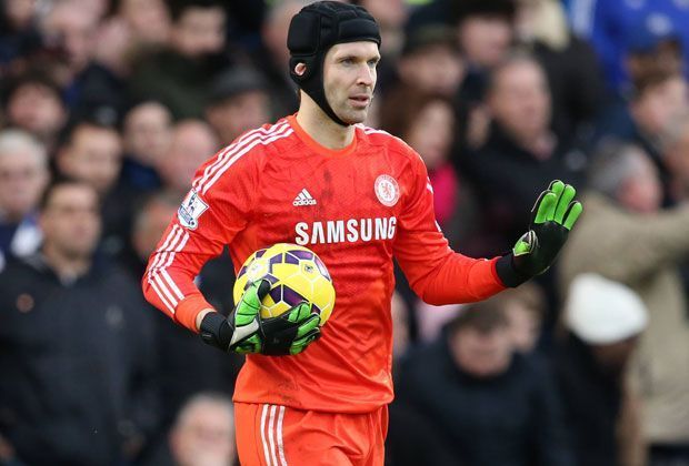 
                <strong>TW: Petr Cech</strong><br>
                Der Tscheche gewann mit Kalou zusammen die Champions-League.
              