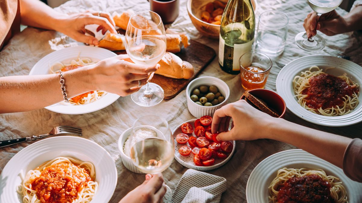 Abendessen im Sommer - Teaser