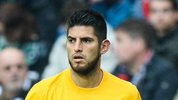 
                <strong>Carlos Zambrano</strong><br>
                Carlos Zambrano: Der Bundesliga-Profi gilt als Badboy der Bundesliga. Mit Anzug, Zigarre und Katze auf dem Schoß könnte er auch Bond das Leben schwer machen.
              