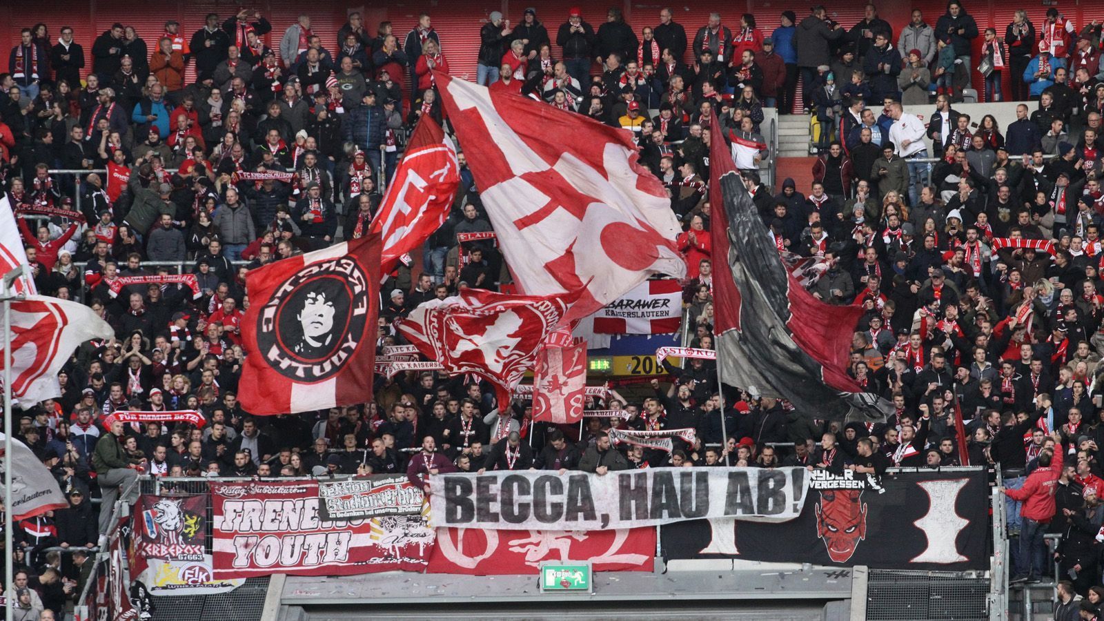 
                <strong>1. FC Kaiserslautern</strong><br>
                Die Roten Teufel haben ihr Profi-Abteilung in die 1. FC Kaiserslautern GmbH & Co. KGaA ausgegliedert. Neben dem Verein sind noch sechs regionale Unternehmer als Aktionäre beteiligt. Unter ihnen befindet sich der Luxemburger Immobilieninvestor Flavio Becca, der unter der Fan-Gemeinde umstritten ist.
              