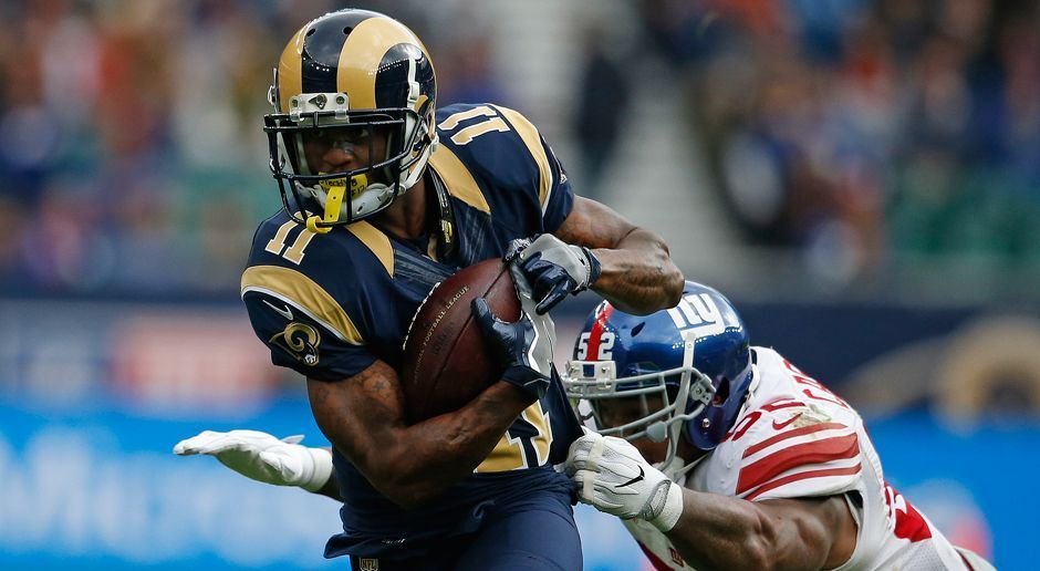 
                <strong>Tavon Austin (Los Angeles Rams)</strong><br>
                2,5 Millionen Dollar hätte Tavon Austin insgesamt bekommen können. 250.000 Dollar hätte Austin für 1000 Yards erhalten - zusammengesetzt aus Receiving- und Rushing Yards. Weitere 125 Combined-Yards bis zur Marke von 1375 hätten ihm jeweils 250.000 Dollar beschert. Er wäre somit bei einem Bonus von einer Million Dollar gewesen. Die restlichen 1,5 Millionen Dollar hätten sich aus erfolgreichen Touchdowns zusammengesetzt. Da Austin aller Voraussicht nach diese Saison unter 750 Combined-Yards bleibt, verdient er sich gar nichts dazu.
              