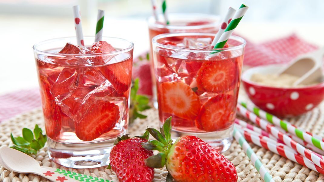 Erfrischend fruchtig: Erdbeer-Eistee für den perfekten Sommergenuss!