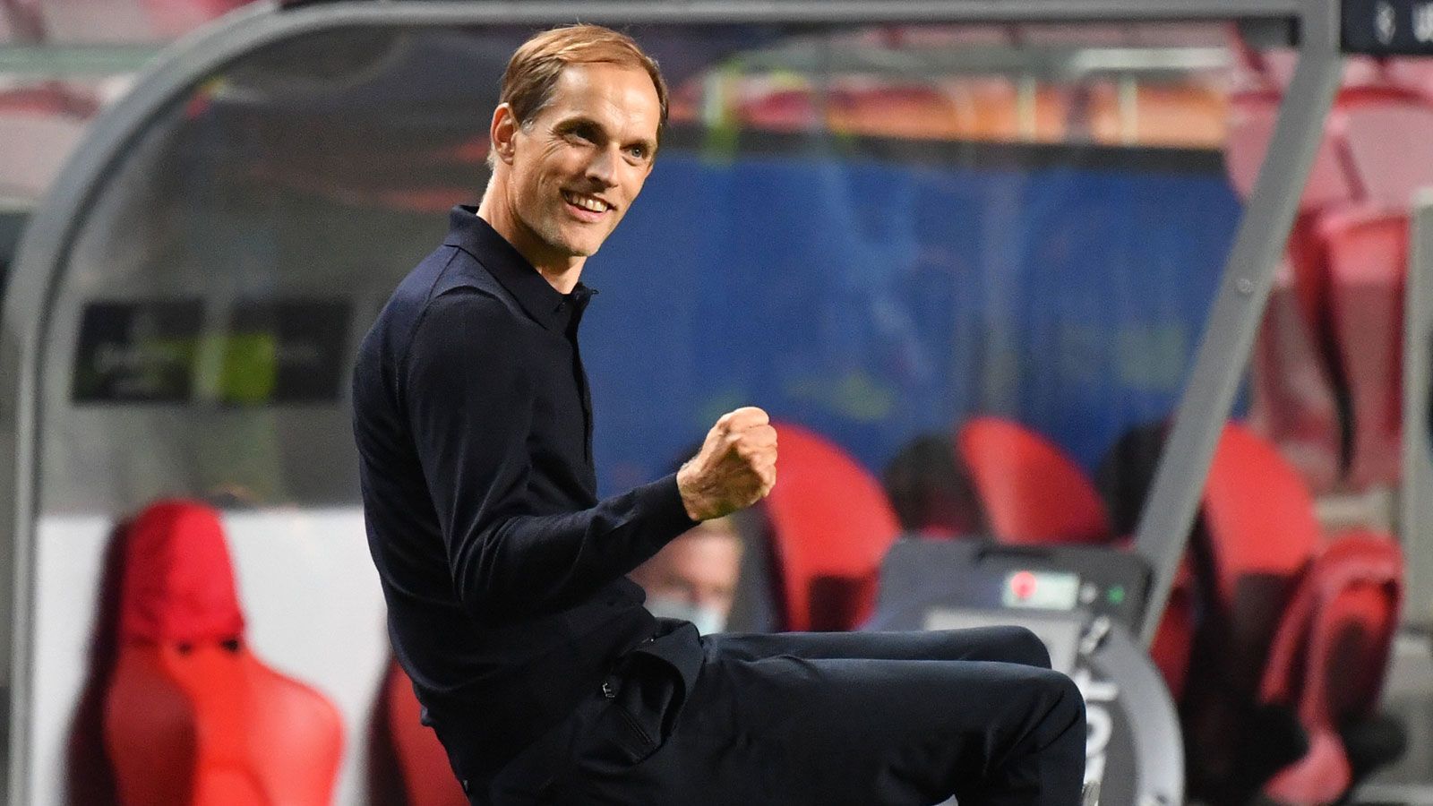 
                <strong>Thomas Tuchel (Paris St. Germain) - Erste Teilnahme</strong><br>
                Nach dem 3:0-Sieg gegen RB Leipzig steht Paris St. Germain zum ersten Mal im Finale der Champions League und auch für Trainer Thomas Tuchel ist das Endspiel gegen den FC Bayern München eine Premiere. Zur Saison 2018/19 übernahm der ehemalige Trainer von Borussia Dortmund die Franzosen und wurde mit PSG auf Anhieb Meister in der Ligue 1. Drei Titel konnte Tuchels Mannschaft in dieser Saison bereits gewinnen, darunter die französische Meisterschaft. Anders als dem FC Bayern winkt PSG also der Gewinn eines "Quadruples". 
              