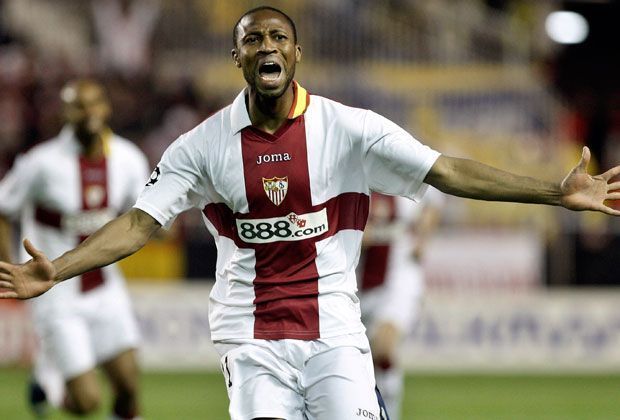 
                <strong>Seydou Keita (AS Rom)</strong><br>
                Auch Seydou Keita weckte mit seinen Leistungen beim FC Sevilla das Interesse anderer Vereine. Von 2007 bis 2008 stand er bei den Andalusen unter Vertrag, ehe der Mittelfeldspieler für rund 14 Millionen Euro zum FC Barcelona wechselte. Mittlerweile spielt er beim AS Rom.
              