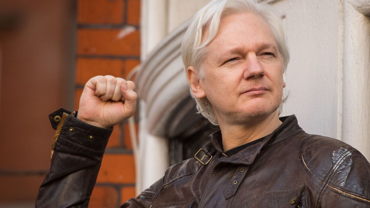 Julian Assange 448311106