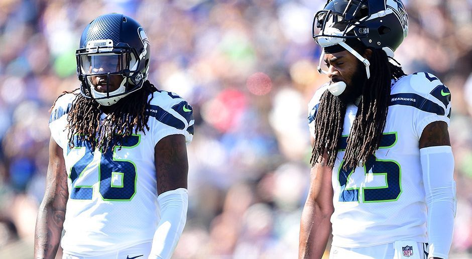 
                <strong>Verlierer: Seattle Seahawks</strong><br>
                Die Legion of Boom verliert endgültig ihren Boom: Richard Sherman gecuttet, Michael Bennett getradet, Cliff Avril steht wahrscheinlich vor dem Karriere-Ende, gleiches droht auch Kam Chancellor und Earl Thomas könnte möglicherweise ebenfalls noch zum Trade-Opfer werden. Dazu haben die Hawks bisher noch keine Neuzugänge zu verkünden, die Löcher in der O-Line sind weiterhin vorhanden.
              