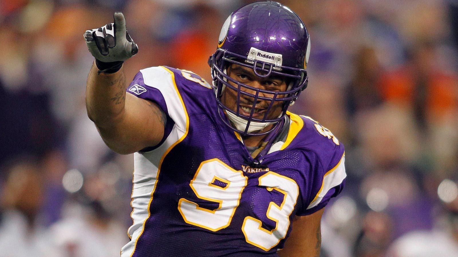 <strong>Draft 2002 &amp; 2003: Die Vikings verpassen ihre Picks</strong><br>
                Eigentlich ist der Ablauf des Drafts einfach. Sobald ein Team seinen Pick gemacht hat, bekommt der Klub mit dem folgenden Auswahlrecht zehn Minuten Zeit, um sich für einen Spieler zu entscheiden. Die Minnesota Vikings vollbrachten 2002 und 2003 aber das Kunststück, sich in der ersten Runde nicht rechtzeitig auf ein Talent festzulegen.