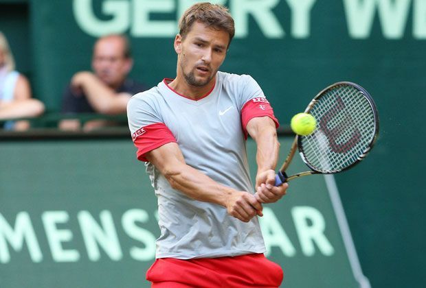 
                <strong>Schweiz: Marco Chiudinelli</strong><br>
                Die Nummer 161 der Weltrangliste spielt auf der Profi-Tour eher die zweitklassigen Turniere. Im Doppel-Finale des ATP-Turniers in Halle/Westfalen unterlag er in diesem Jahr an der Seite seines Schweizer Teamkollegen Roger Federer gegen das Duo Andre Begemann/Julian Knowle.
              