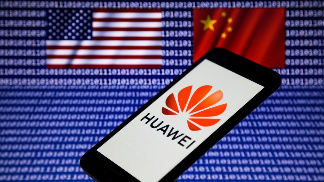 Die USA werfen Huawei Spionage vor und verbannen deren Geräte vom Markt.