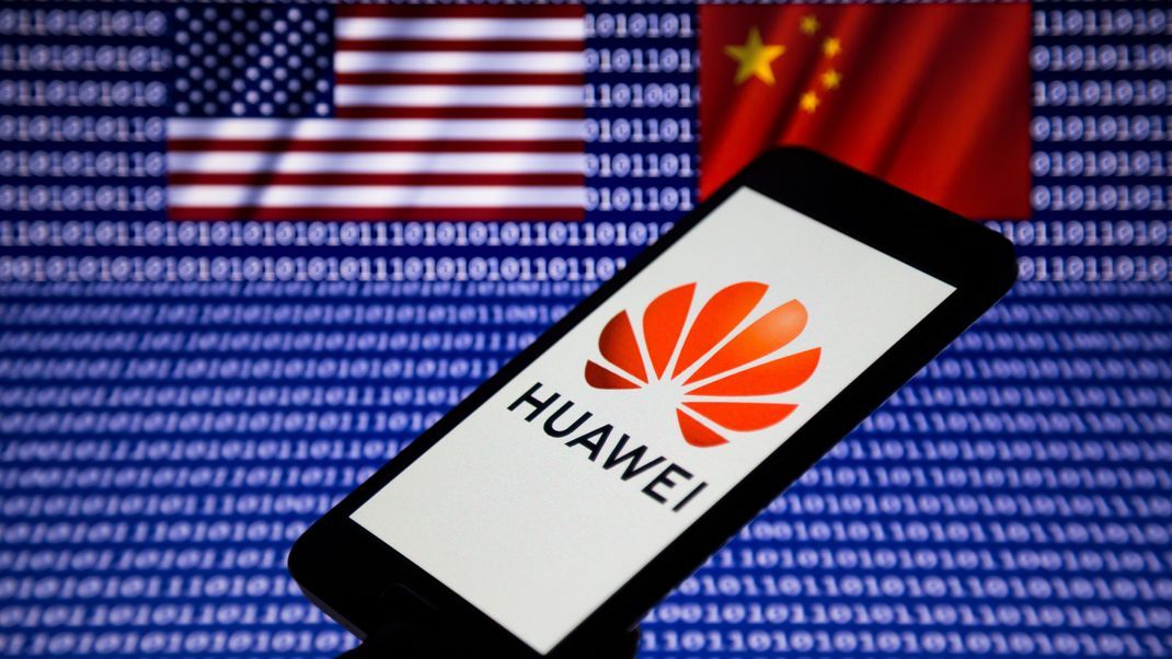 Die USA werfen Huawei Spionage vor und weiten nun Sanktionen gegen den Technologiehersteller aus.