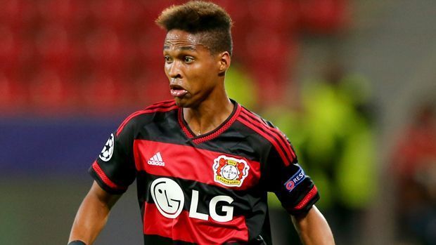 
                <strong>Wendell</strong><br>
                Wendell: Bei Bayer Leverkusen hat er sich einen Stammplatz als Linksverteidiger erkämpft. Sein Offensivdrang passt perfekt in die Spielweise von Trainer Roger Schmidt. Für die brasilianische Nationalmannschaft hat es noch nicht gereicht.
              