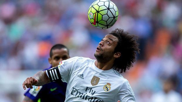 
                <strong>Marcelo (Real Madrid)</strong><br>
                Marcelo: Als Linksverteidiger ist der Brasilianer bei Real Madrid gesetzt. Mit seiner Zweikampfstärke macht Marcelo seinen Gegenspielern das Leben schwer, greift im Notfall aber auch auf ein hartes Foulspiel zurück und ist deshalb ein unbeliebter Gegner.
              