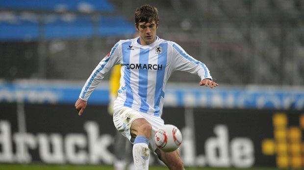 
                <strong>Abwehr: Stefan Bell</strong><br>
                Wechsel: 2011/12 Ende des Leigeschäfts mit dem 1. FSV Mainz 05Aktueller Verein: 1. FSV Mainz 05
              