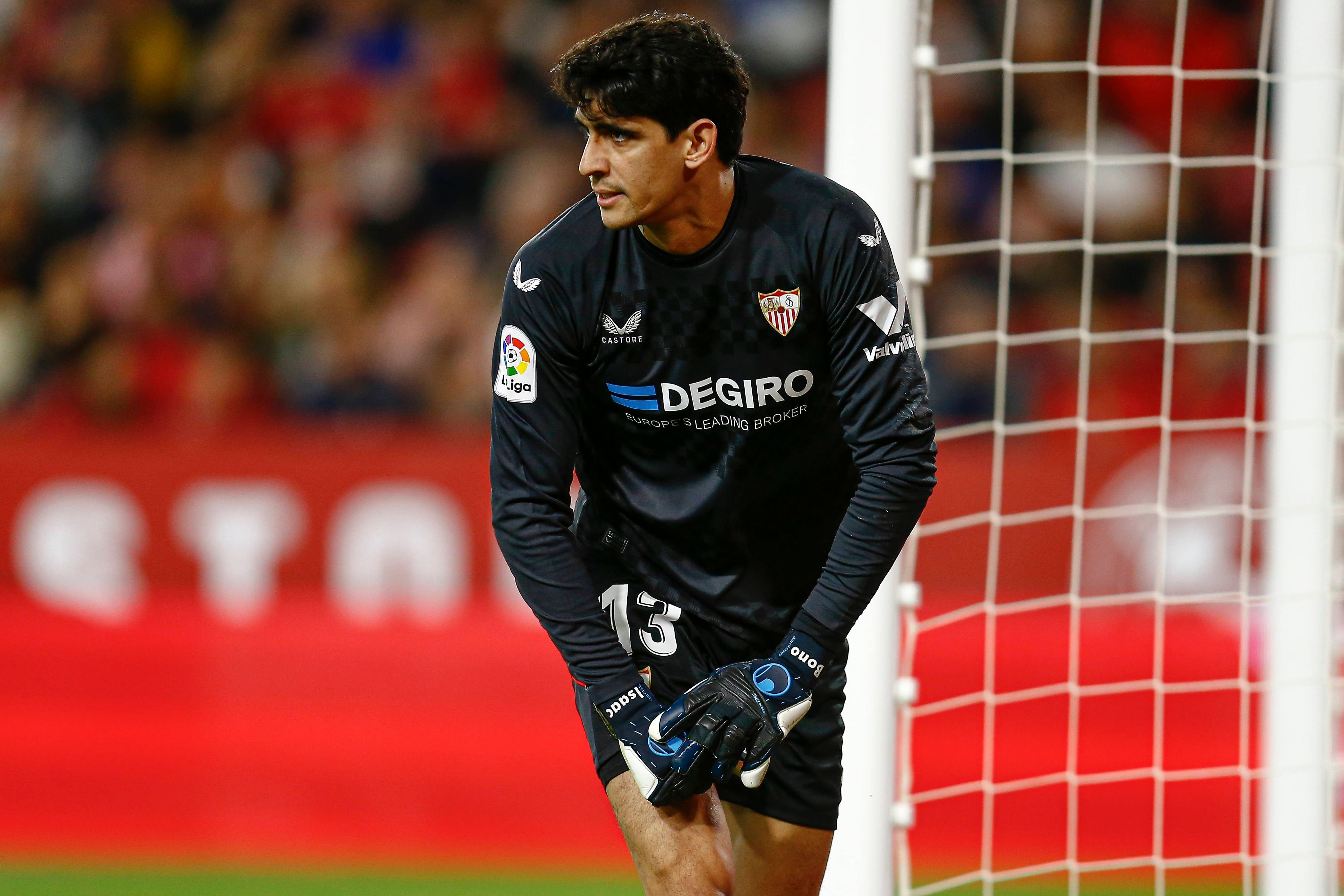 
                <strong>Yassine Bounou</strong><br>
                Nationalität: MarokkoVerein: FC Sevilla
              
