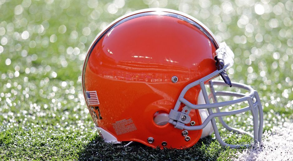 
                <strong>Cleveland Browns - 1961</strong><br>
                Cleveland Browns - 1961
              