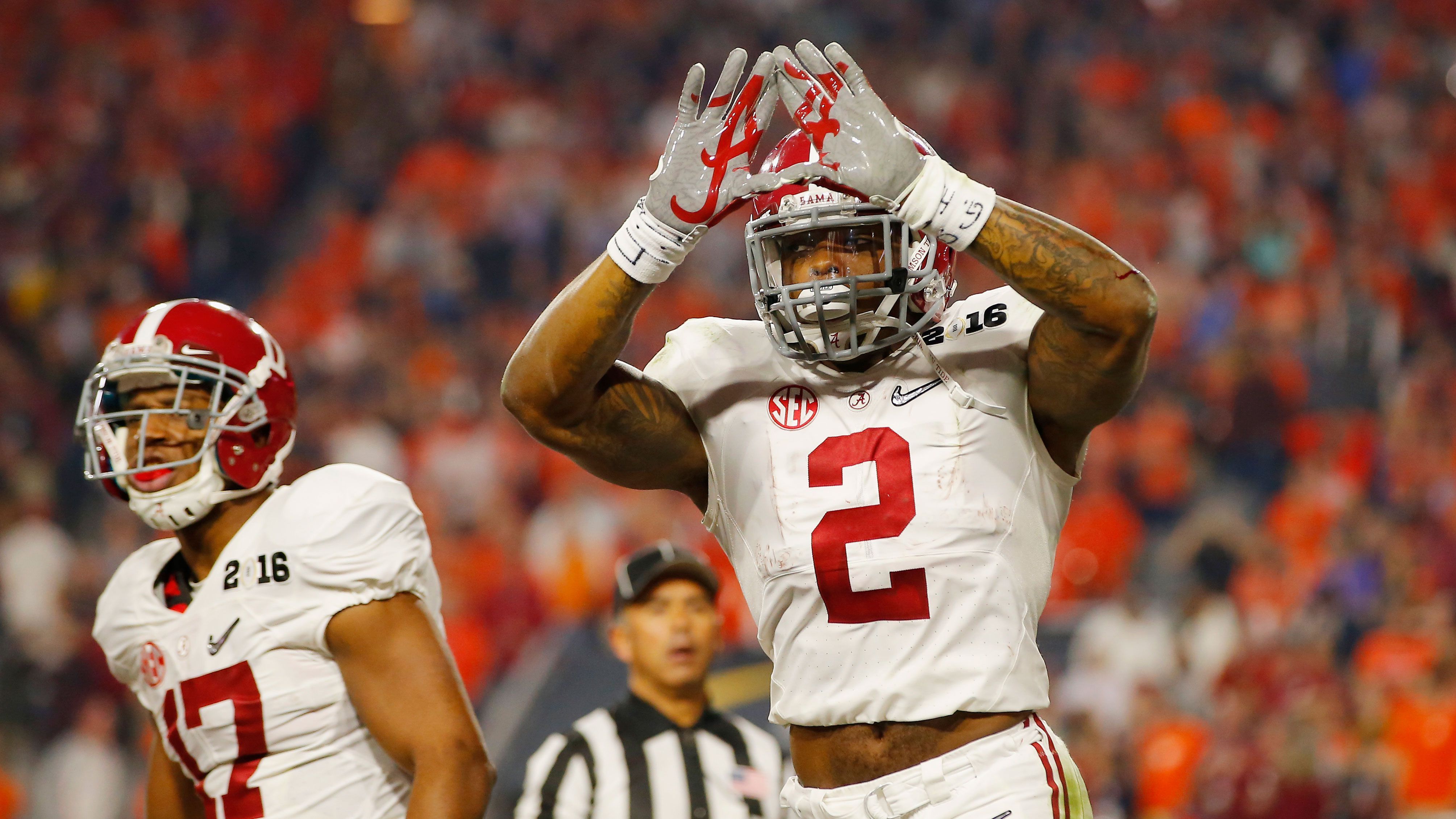 
                <strong>Platz 6: University of Alabama</strong><br>
                Teamname: Alabama Crimson TideNFL-Spieler: 384Bekannteste Namen: Derrick Henry (Bild), Julio Jones, Amari Cooper
              