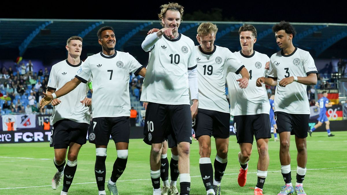 Nick Woltemade (Germany) bejubelt seinen Treffer mit den Teamkollegen, UEFA European Under-21 Championship 2025 Group Stage, Germany v Slovenia, Nitra Stadium am 12. June 2025 in Nitra, Slowakei. (...