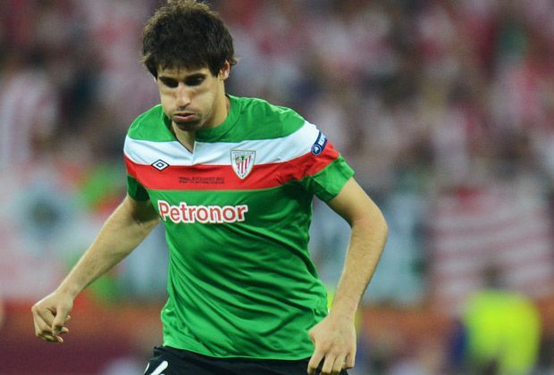 
                <strong>Javi Martinez</strong><br>
                Der letzte Last-Minute-Deal der Bayern ist zwei Jahre alt. Am 29. August 2012 sichern sich die Münchner nach zähen Verhandlungen mit Athletic Bilbao die Dienste von Javi Martinez. Der Spanier kommt für circa 40 Millionen Euro Ablöse.
              