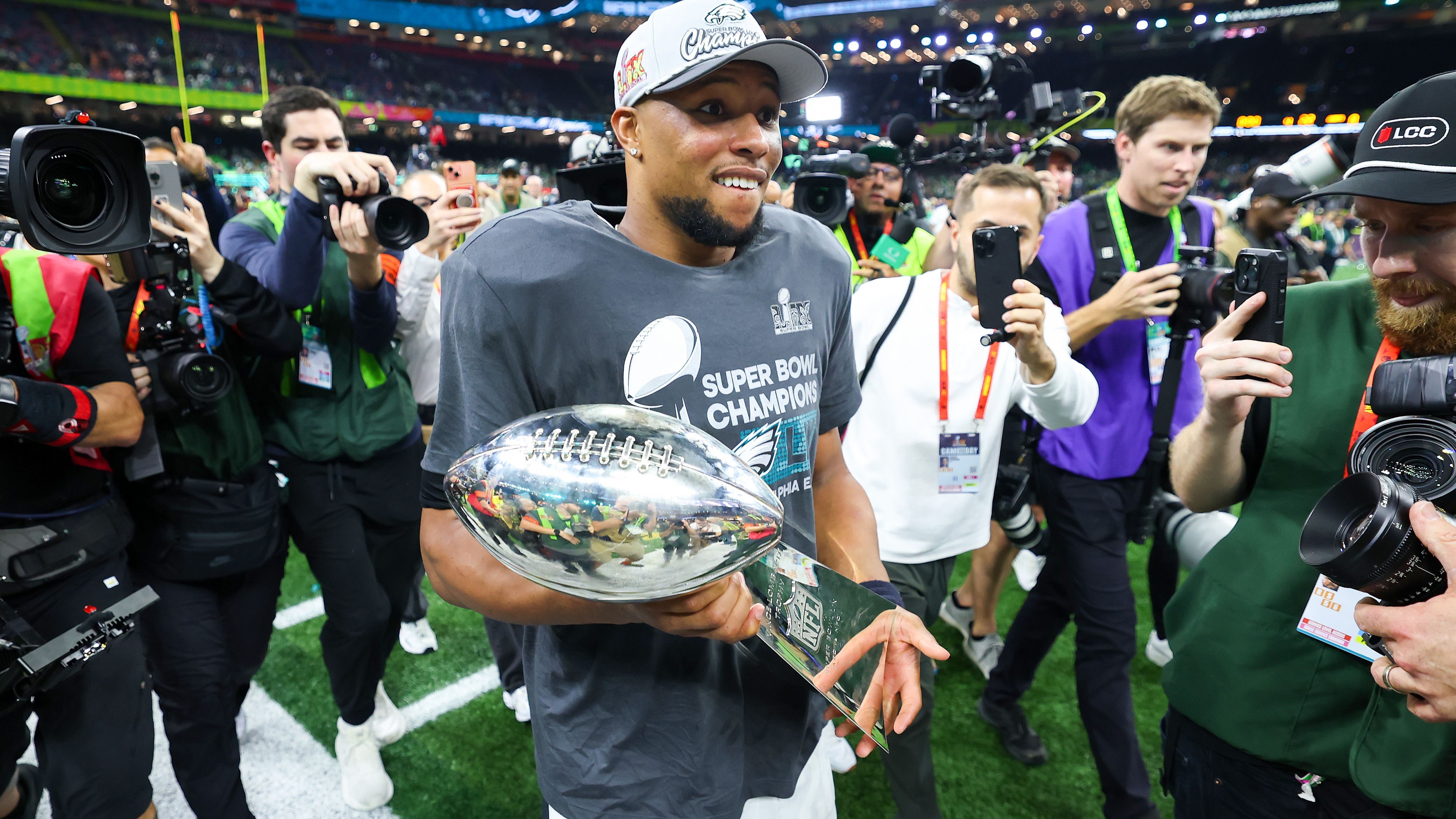 <strong>6. Platz: Saquon Barkley – 63,69 Millionen Dollar<br></strong>- Saisons aktiv: seit 2018<br>- Teams: New York Giants, Philadelphia Eagles