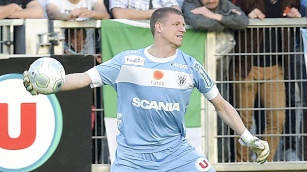 
                <strong>Ludovic Butelle (SCO Angers)</strong><br>
                Ludovic Butelle (SCO Angers): Der Torhüter des Aufsteigers SCO Angers hielt seinen Kasten sieben Mal sauber. Das schafft sonst nur noch Anthony Lopes (Olympique Lyon). Die Mannschaft von Trainer Stephane Moulin spielt bislang eine hervorragende Saison und steht hinter Paris Saint-Germain auf Platz zwei.
              