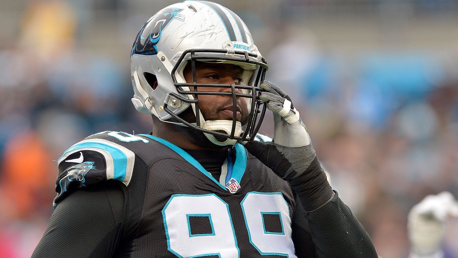 
                <strong>Kawann Short (Carolina Panthers)</strong><br>
                Der Defensive Tackle legte bislang eine starke Karriere hin und ist definitiv einer der besseren Verteidiger in der Mitte der Defensive Line. Das Problem: Kawann Short verpasste nahezu die gesamte vergangene Saison und ist bereits 31 Jahre alt. Außerdem ist der Wert von Defensive Tackles begrenzt, wenn sie keine guten Pass Rusher sind. Short ist ein toller Verteidiger gegen den Lauf, doch bei Passspielzügen kann er nur selten für Gefahr sorgen. 15,5 Millionen Dollar im Schnitt ist dafür zu viel, mit Derrick Brown haben die Panthers im Draft bereits einen potenziellen Nachfolger geholt. 
              