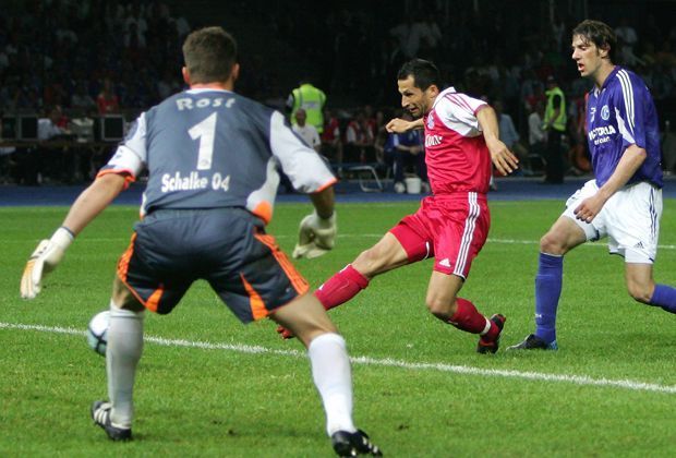 
                <strong>DFB-Pokalfinale 2005 - Hasan Salihamidzic</strong><br>
                Beim DFB-Pokalfinale 2005 zwischen Bayern München und dem FC Schalke 04 lag Felix Magath mit seiner Einwechslung goldrichtig. Nur eine Minute war Hasan Salihamidzic auf dem Feld, als er den FC Bayern zum Sieg schoss.
              