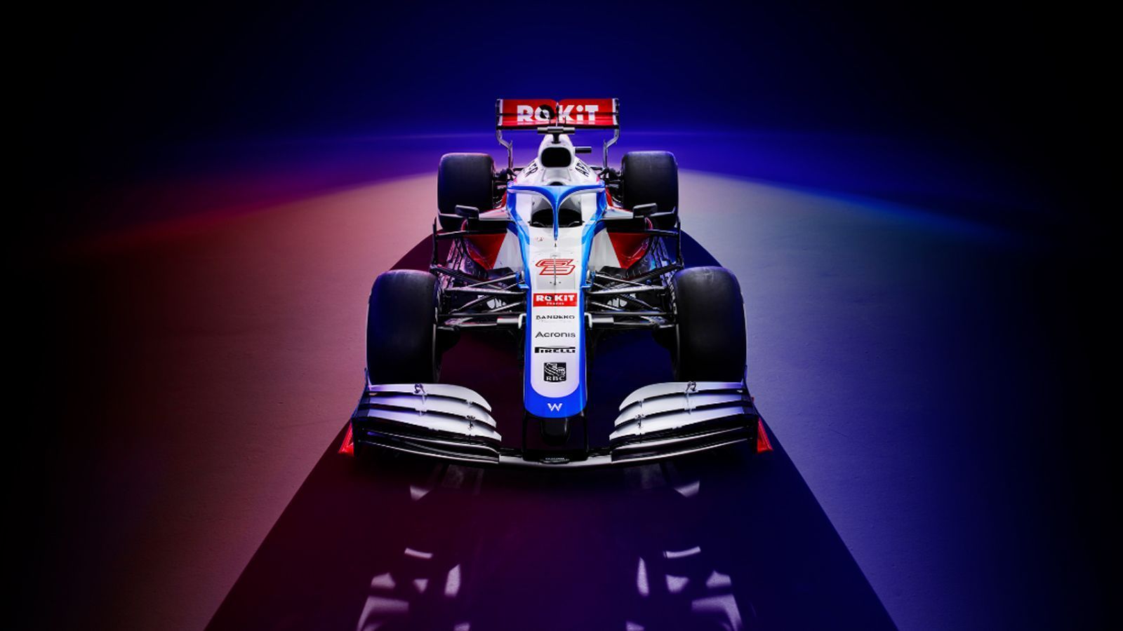 
                <strong>Williams FW43</strong><br>
                Auch das Blau am neuen Wagen wirkte satter. "Wir haben es im Windkanal weiterentwickelt und beträchtliche Verbesserungen bei der Kühlung erreicht", sagt Design Director Doug McKiernan: "Das Team hat an den mechanischen Problemzonen der Saison 2019 angesetzt, unter anderem bei den Bremsen und dem Gewicht des Autos. Wir haben dort Fortschritte gemacht und werden kontinuierlich daran arbeiten." Nun aber ist man bei Williams eben wieder zu einem klassischerem Design zurückgekehrt.
              
