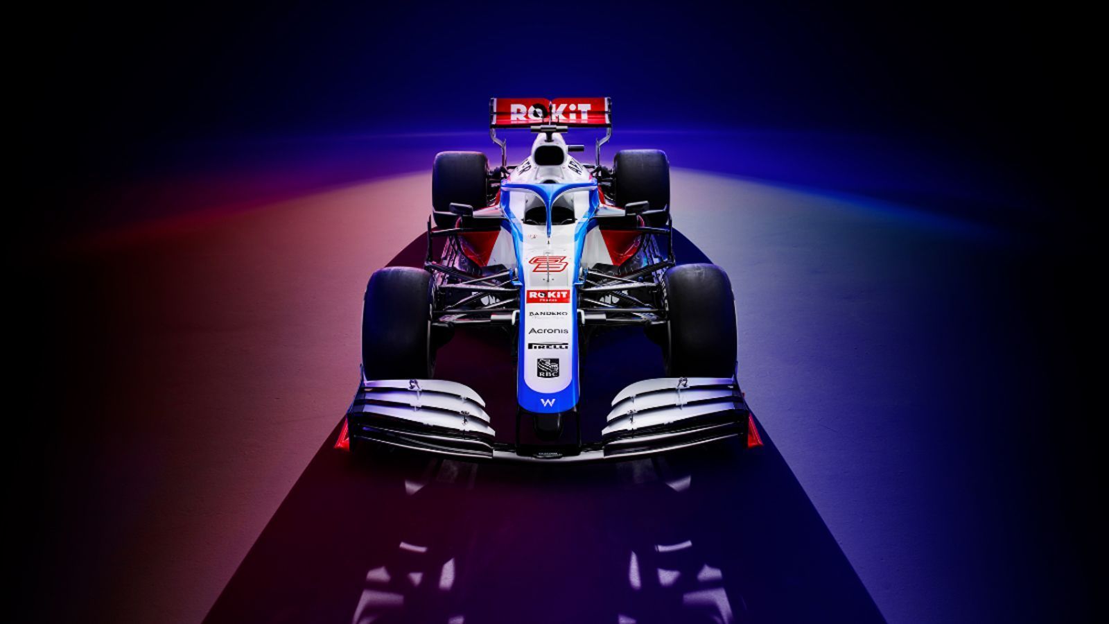 
                <strong>Williams FW43</strong><br>
                Auch das Blau am neuen Wagen wirkte satter. "Wir haben es im Windkanal weiterentwickelt und beträchtliche Verbesserungen bei der Kühlung erreicht", sagt Design Director Doug McKiernan: "Das Team hat an den mechanischen Problemzonen der Saison 2019 angesetzt, unter anderem bei den Bremsen und dem Gewicht des Autos. Wir haben dort Fortschritte gemacht und werden kontinuierlich daran arbeiten." Nun aber ist man bei Williams eben wieder zu einem klassischerem Design zurückgekehrt.
              