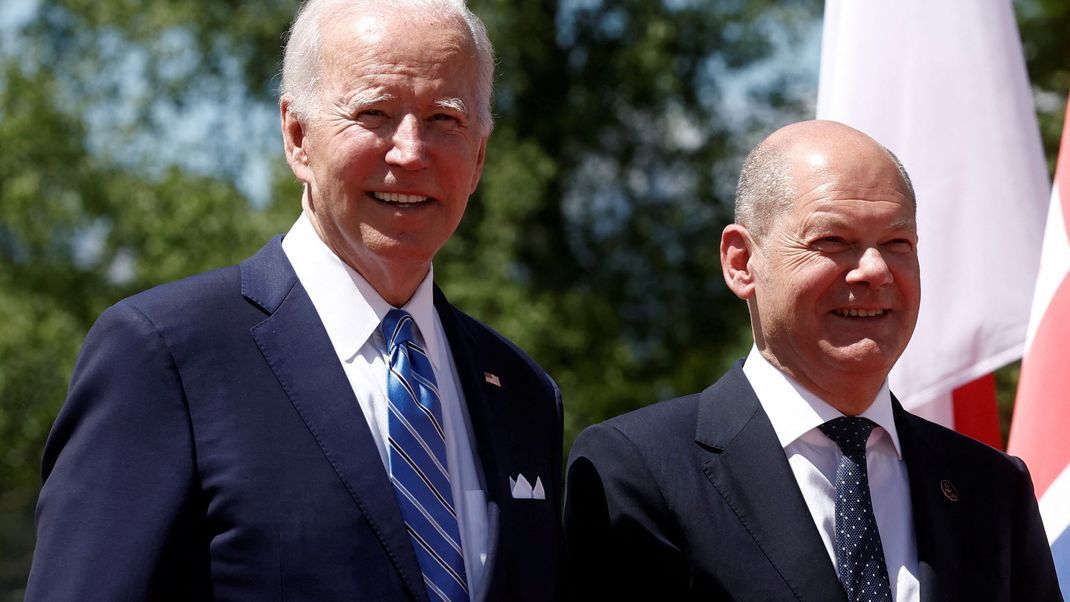 Erneut haben US-Präsident Joe Biden (links) und Bundeskanzler Olaf Scholz, hier beim G7-Gipfel im Juni 2022, miteinander telefoniert. 
