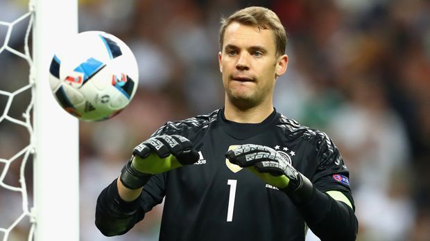 
                <strong>Manuel Neuer</strong><br>
                Manuel Neuer: Wenn er gebraucht wird, ist er nicht nur zu Stelle, er ist dazu auch noch so einschüchternd gut, dass der Gegner eigentlich gar keine Lust mehr hat, nochmal aufs Tor zu schießen. Hat ja eh keinen Sinn. ran-Note: 2+
              