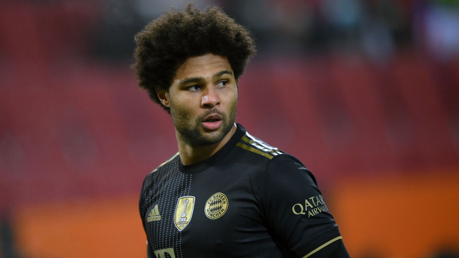 
                <strong>Serge Gnabry</strong><br>
                Der Joker sticht. In der 72. Minute kommt er für Pavard, um für mehr Offensivschwung zu sorgen. Den Auftrag erfüllt er – effektiv und vor allem schnell. 33 Sekunden nach seiner Einwechslung trifft er gekonnt zum 2:1. ran-Note: 2
              