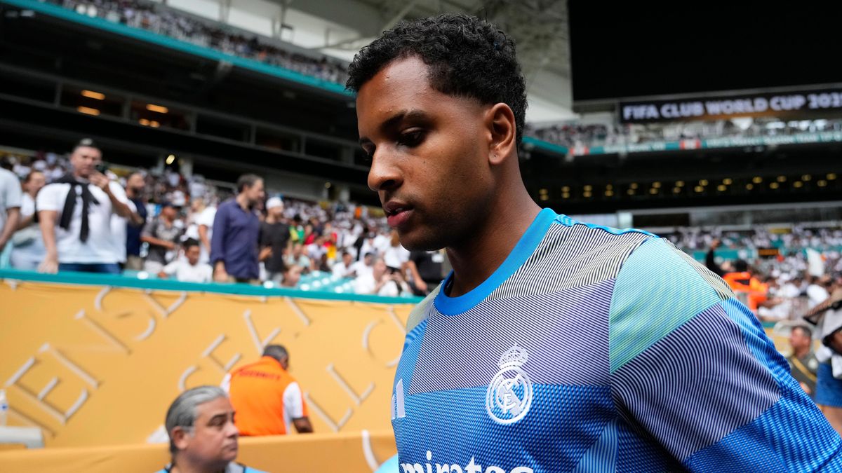 Real Madrid CF v Juventus Turin: Round Of 16 - FIFA Club World Cup 2025 Rodrygo Goes right winger of Real Madrid and Brazil prior the FIFA Club World Cup 2025 round of 16 match between Real Madrid ...