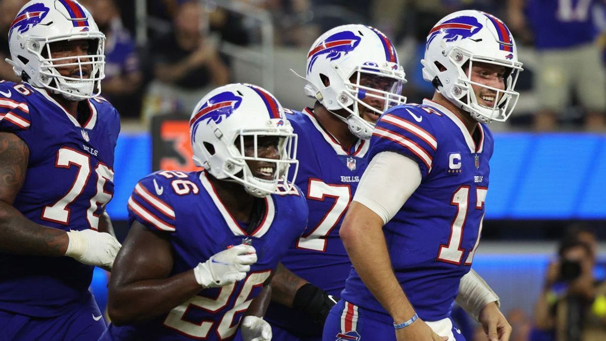 Die Buffalo Bills feiern den Auftaktsieg Rams