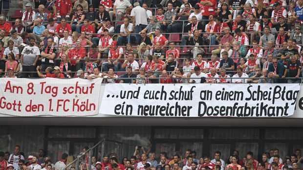 
                <strong>KoelnProtest4</strong><br>
                "Keine Sau fährt nach Leipzig": Unter diesem Motto boykottieren die Augsburger Ultras das Gastspiel ihres FCA bei RB Leipzig. Der Aufsteiger steht seit Jahren im Fokus der Fans, die Liste der Vorwürfe gegen den Klub von Brause-Milliardär Dietrich Mateschitz ist ähnlich lang wie die Liste der Proteste. ran.de zeigt eine Auswahl der Aktionen.
              