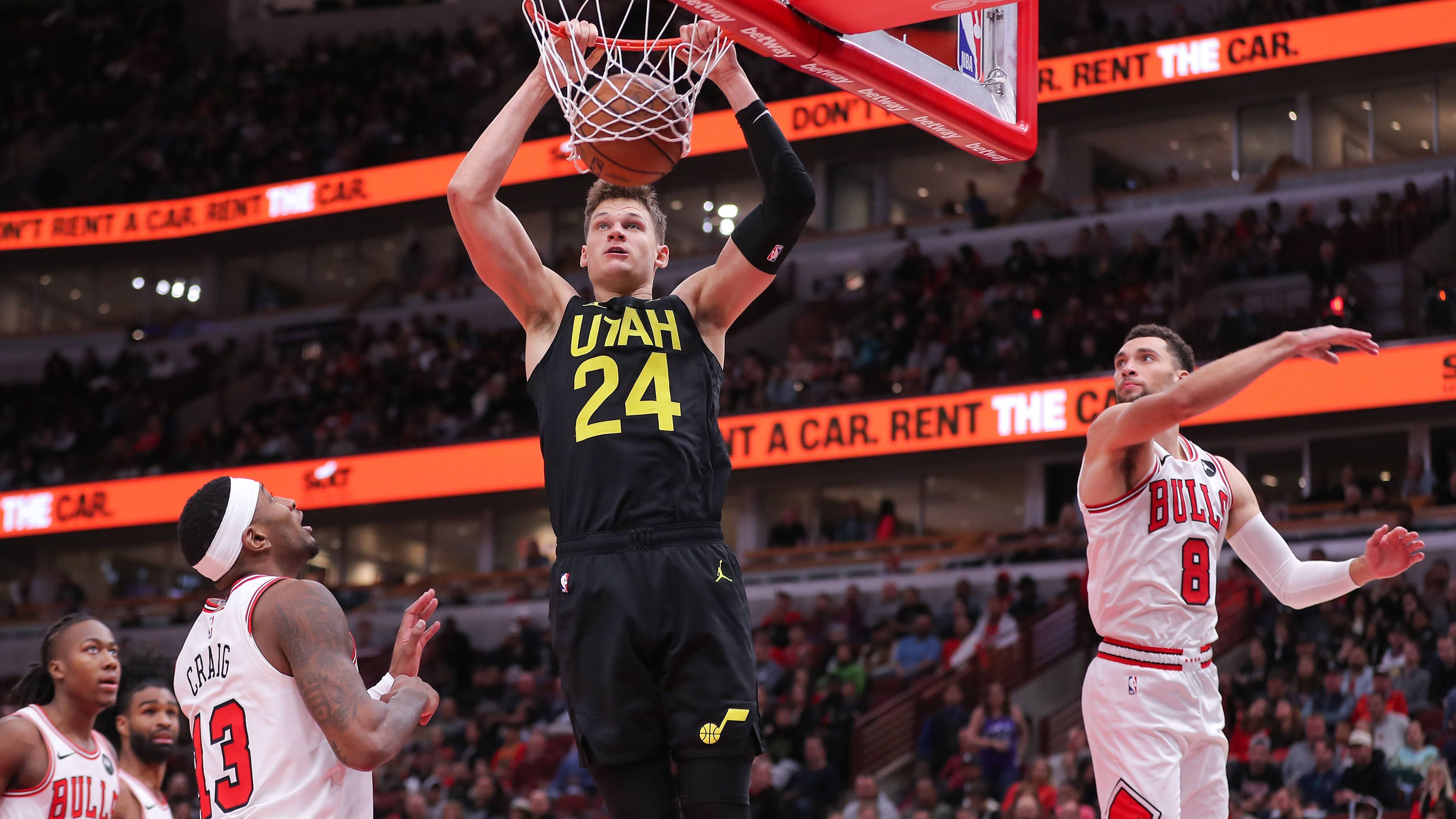 <strong>Walker Kessler (Utah Jazz) - </strong><strong>Team Jalen Rose</strong><br>In der vergangenen Saison startete Walker Kessler noch und war einer der besten Shotblocker der Liga. Seit dem Trade von John Collins spielen die Jazz ein Five-Out-Line-Up, wodurch Kessler nun nur noch von der Bank kommt. Dennoch legt er starke 2,7 Blocks und 7,4 Rebounds in rund 23 Minuten Spielzeit auf.