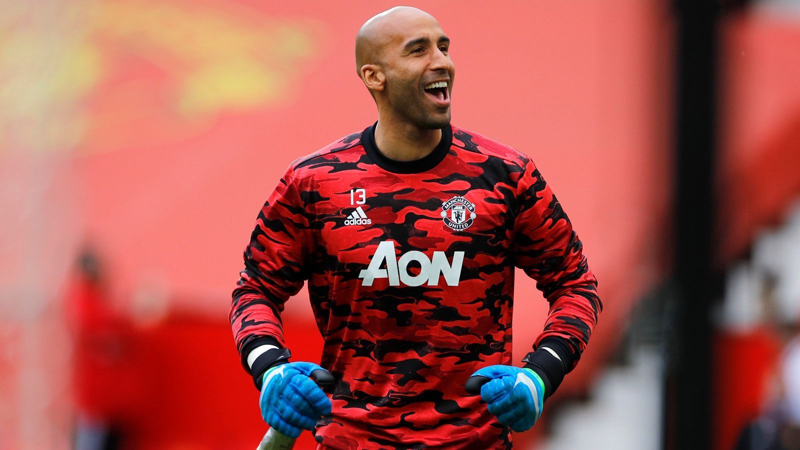 
                <strong>Lee Grant (zuletzt Manchester United)</strong><br>
                Vier Jahre lang war Keeper Lee Grant einer der Backups von Manchester Uniteds Nummer 1 David de Gea. Der 39-Jährige tritt nun mit Ende der Saison 2021/22 in den Ruhestand. "Nach 511 Einsätzen habe ich beschlossen, dass es an der Zeit ist, die nächste Phase meiner Karriere einzuleiten", wurde Grant in der Pressemitteilung von Manchester United zitiert. Für Grant reichte es in den vier Spielzeiten beim englischen Rekordmeister lediglich zu zwei Pflichtspiel-Einsätzen. Mit 36 Jahren und zehn Monaten ist Grant der älteste Europapokal-Debütant in der Vereinsgeschichte der "Red Devils".
              
