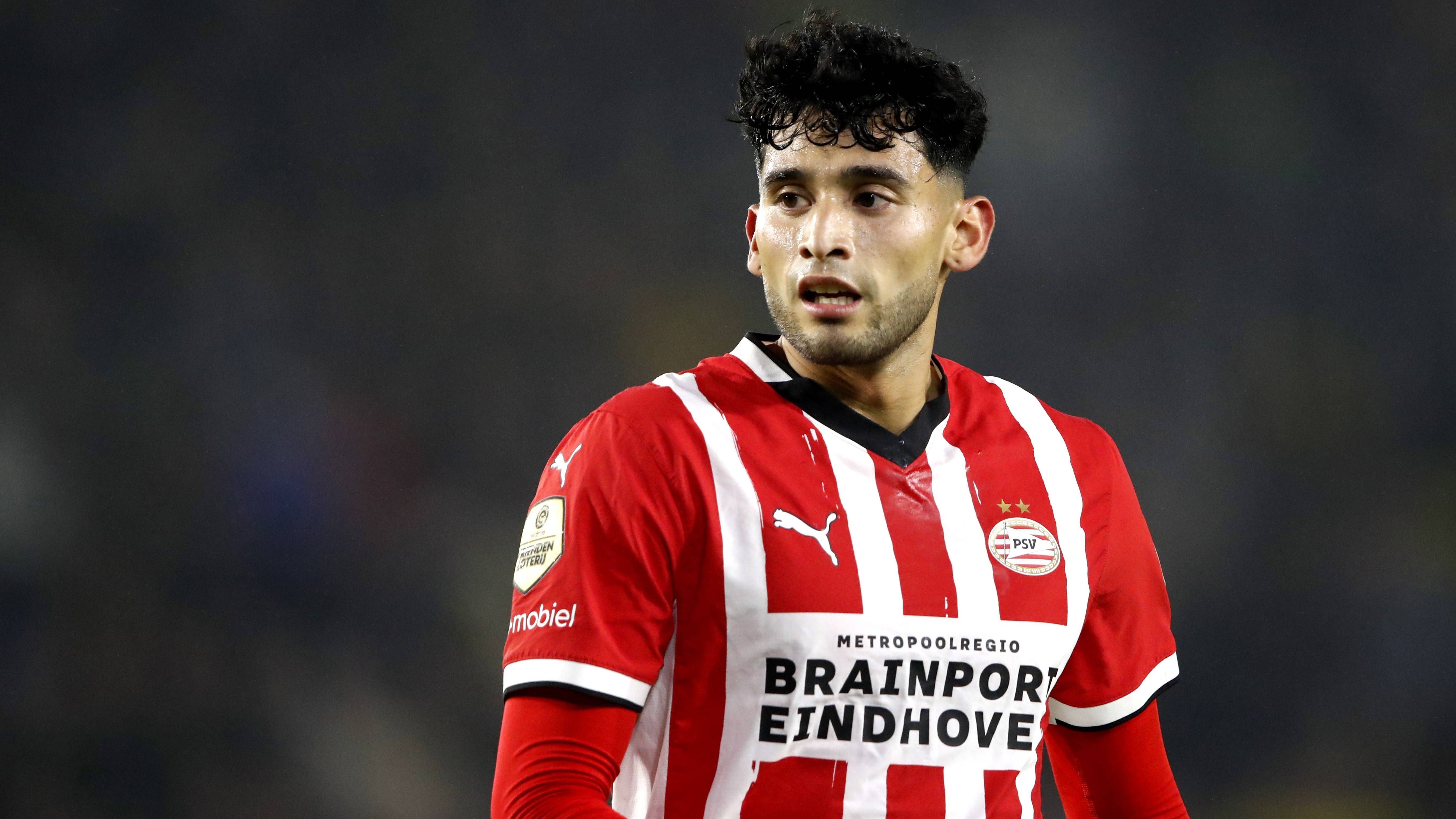 <strong>Ricardo Pepi (PSV Eindhoven)</strong><br>Nachdem der damals 16 Millionen Euro teure Ricardo Pepi beim FC Augsburg floppte, entwickelte sich der US-Amerikaner nach seinem Abgang in Richtung PSV Eindhoven zu einem treffsicheren Angreifer. Diese Entwicklung soll laut "CaughtOffside" auch bei den Bundesligisten FC Bayern München und Borussia Dortmund genau verfolgt werden. Demnach sollen ...