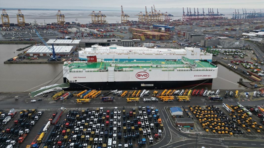 "BYD Explorer No.1" legt in Bremerhaven an