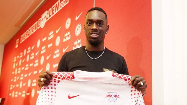 
                <strong>Jean-Kevin Augustin (RB Leipzig/20)</strong><br>
                Für die neue Saison mit Meisterschaft, Pokal und Champions League hat RB ein weiteres Talent aus Frankreich nach Leipzig gelockt. Der französische U20-Nationalspieler kommt vom Spitzenklub Paris St. Germain und erhält einen Vertrag bis 2022. Der 20-Jährige soll eine Ablösesumme von 13 Millionen Euro gekostet haben. "Ich bin sehr froh, dass er hier ist. Mit seiner Art passt er sehr gut in unser System. Die Konkurrenz ist da, aber ich traue ihm alles zu", sagte Coach Ralph Hasenhüttl.
              