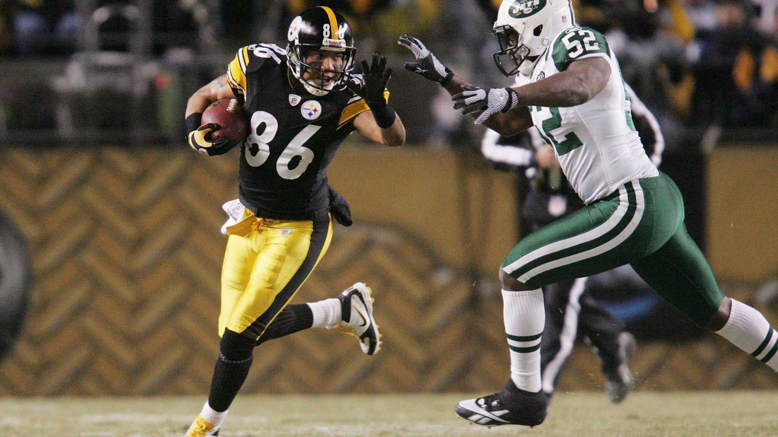 
                <strong>Pittsburgh Steelers – Hines Ward</strong><br>
                &#x2022; 12.083 Receiving Yards<br>&#x2022; von 1998 bis 2011<br>
              